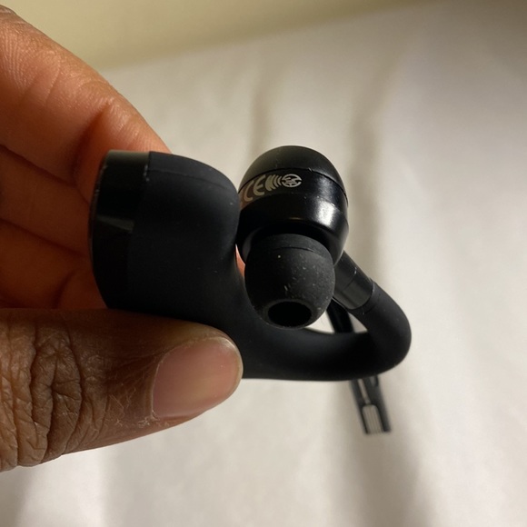 (AC) business Bluetooth earpiece - Picture 8 of 9